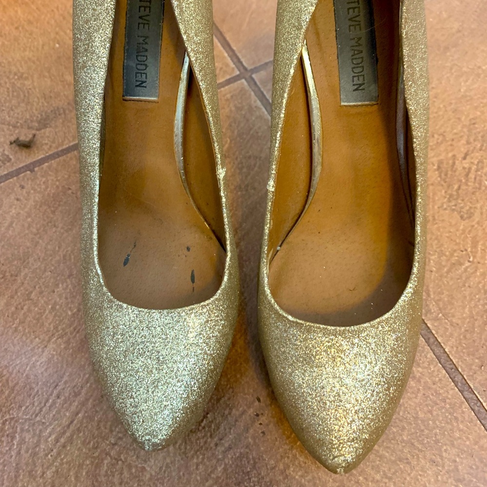 Gold Steve Madden heels 9.5